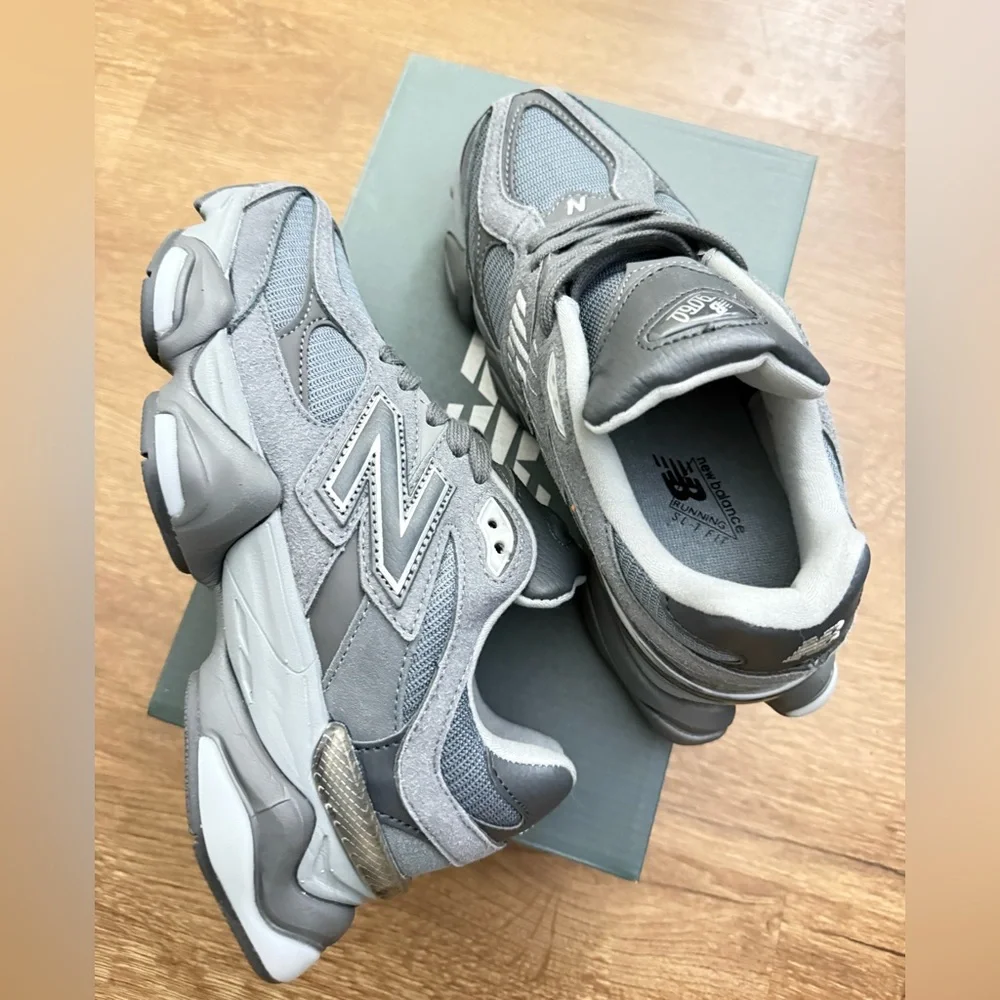 New Balance 9060 Running Shoes Sneakers Womens Size (7.5) - Mens (5.5) - Picture 5 of 8
